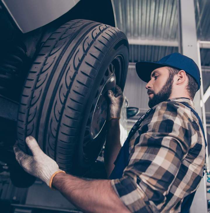 Changement de pneu automobile Saint-Chély-d'Apcher